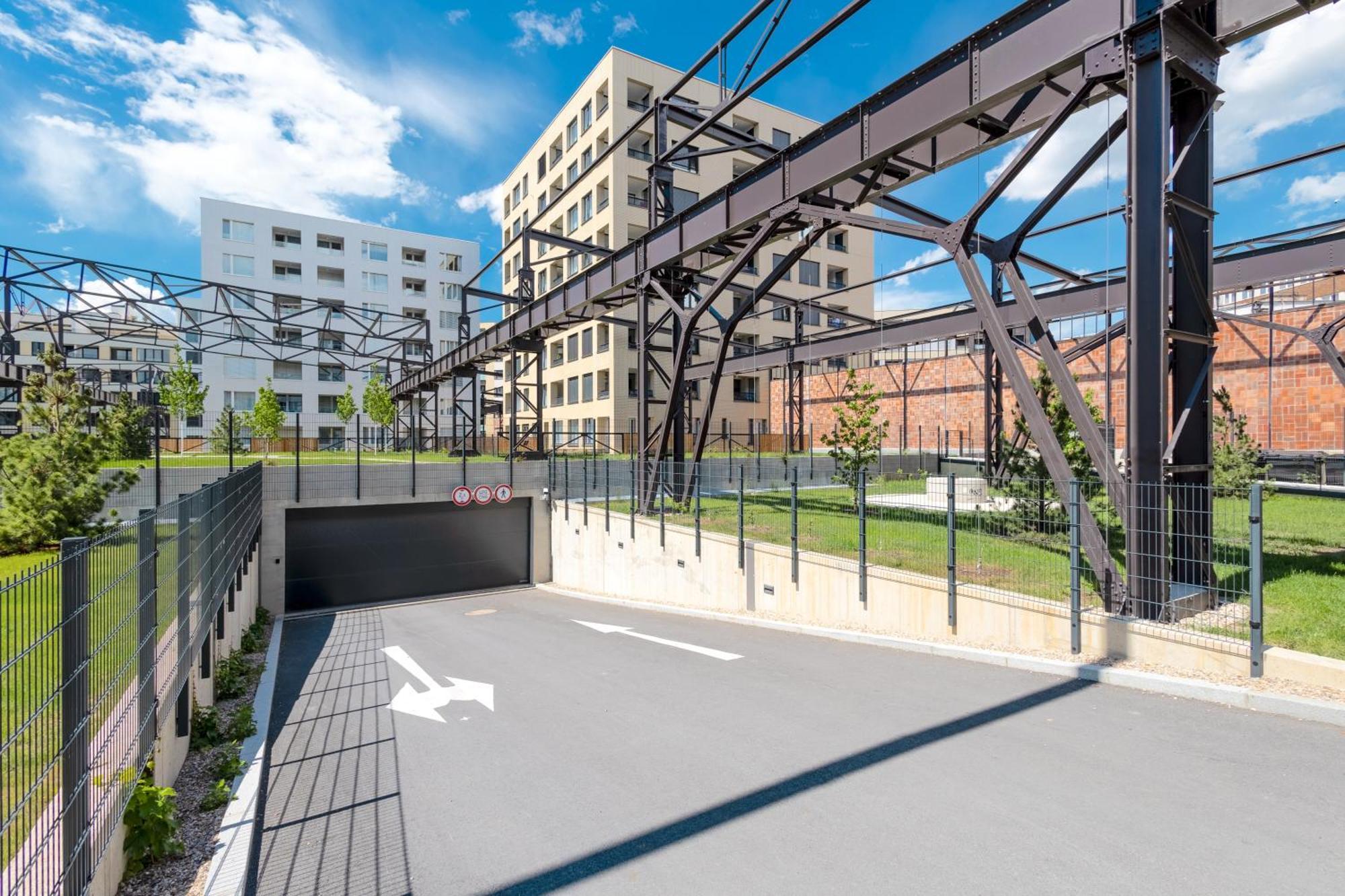 Bright 2Br - 7Th Floor, Balcony, Free Parking By Gravity Prague 아파트 외부 사진