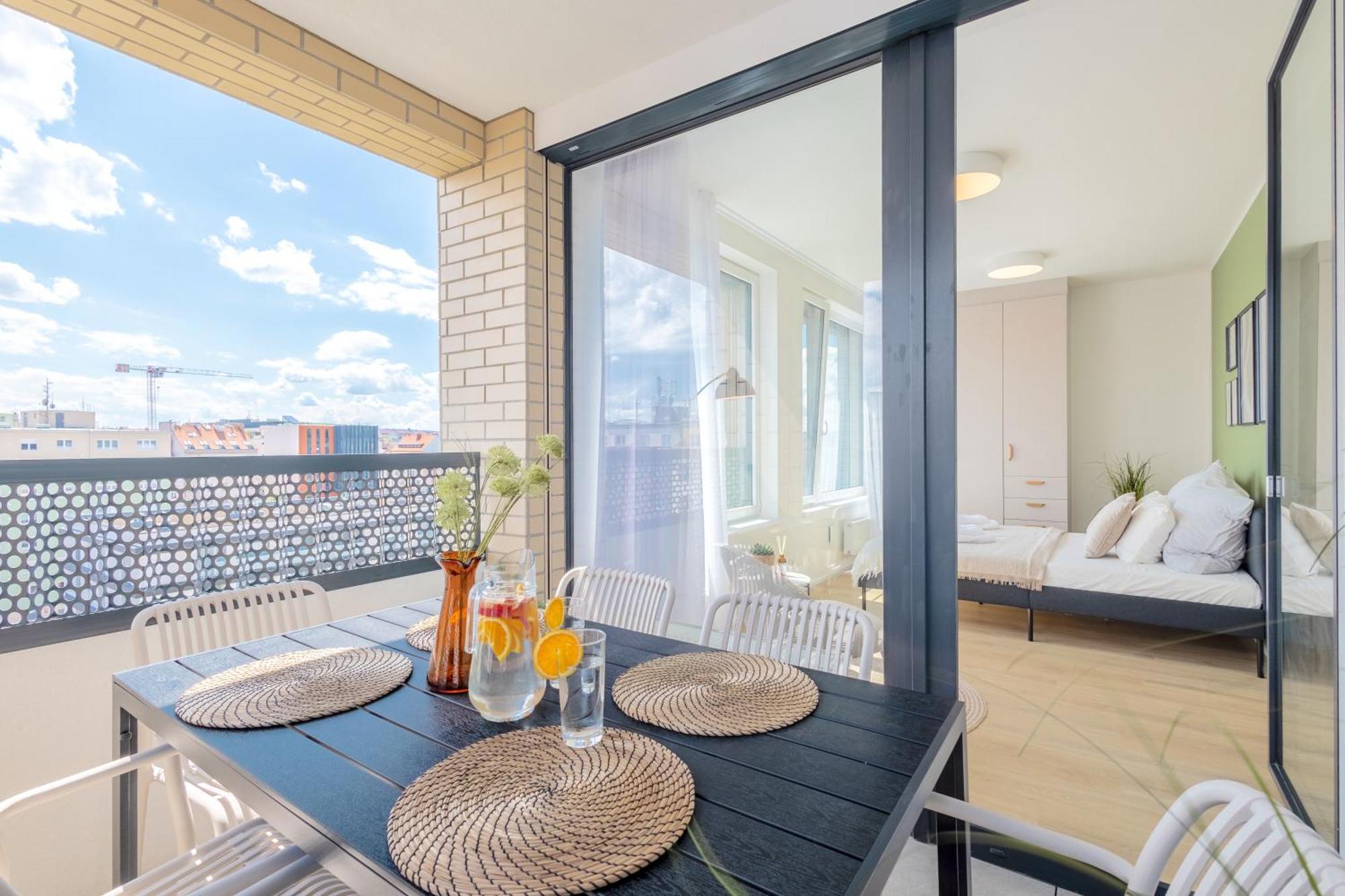 Bright 2Br - 7Th Floor, Balcony, Free Parking By Gravity Prague 아파트 외부 사진
