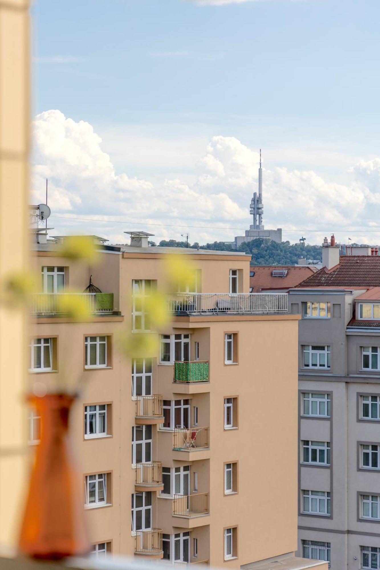 Bright 2Br - 7Th Floor, Balcony, Free Parking By Gravity Prague 아파트 외부 사진