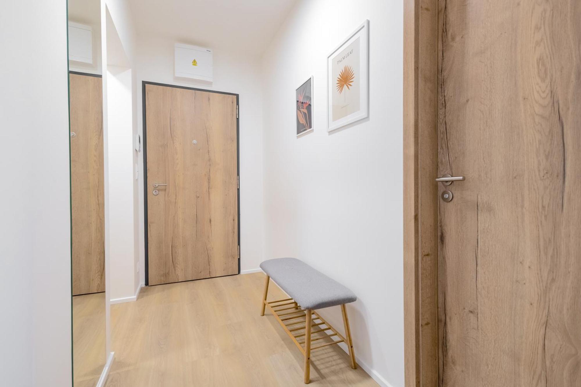 Bright 2Br - 7Th Floor, Balcony, Free Parking By Gravity Prague 아파트 외부 사진