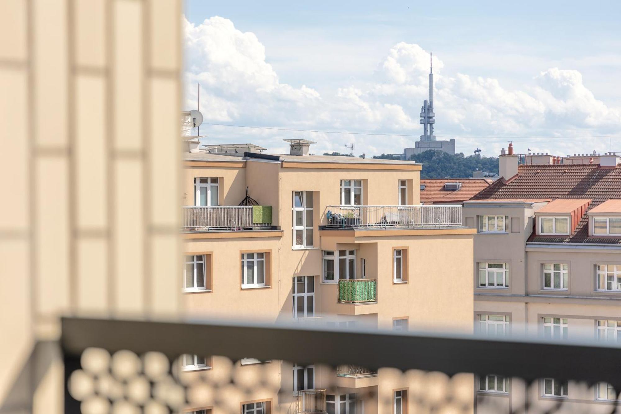 Bright 2Br - 7Th Floor, Balcony, Free Parking By Gravity Prague 아파트 외부 사진